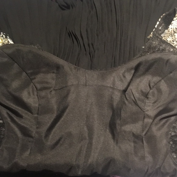 Jovani Silver Embellished And Black Pleated Dress - Picture 14 of 14